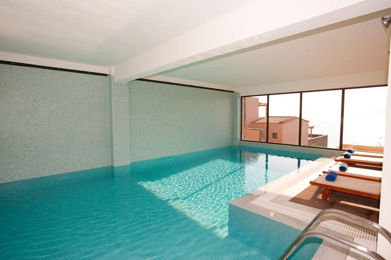 web_heated indoor pool with sea view(1)