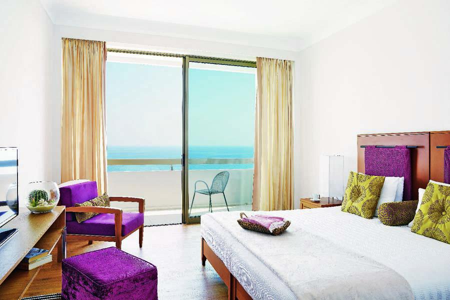 09-Superior-Guestroom-Sea-View,-Boasting-amazing-views-of-the-Aegean-Sea
