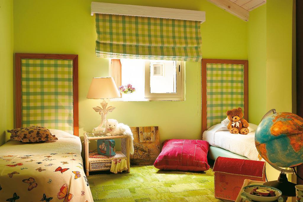 29-Superior-Family-Bungalow,-Colorfully-Second-Bedroom_72dpi